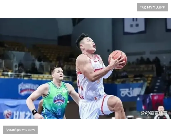 深圳贺希宁担起更多进攻责任 史密斯约翰逊内线搭档